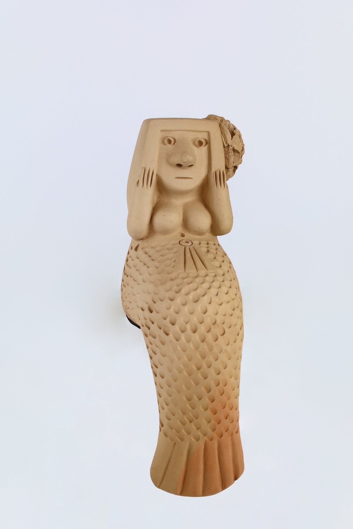 SEREINHA SENTADA