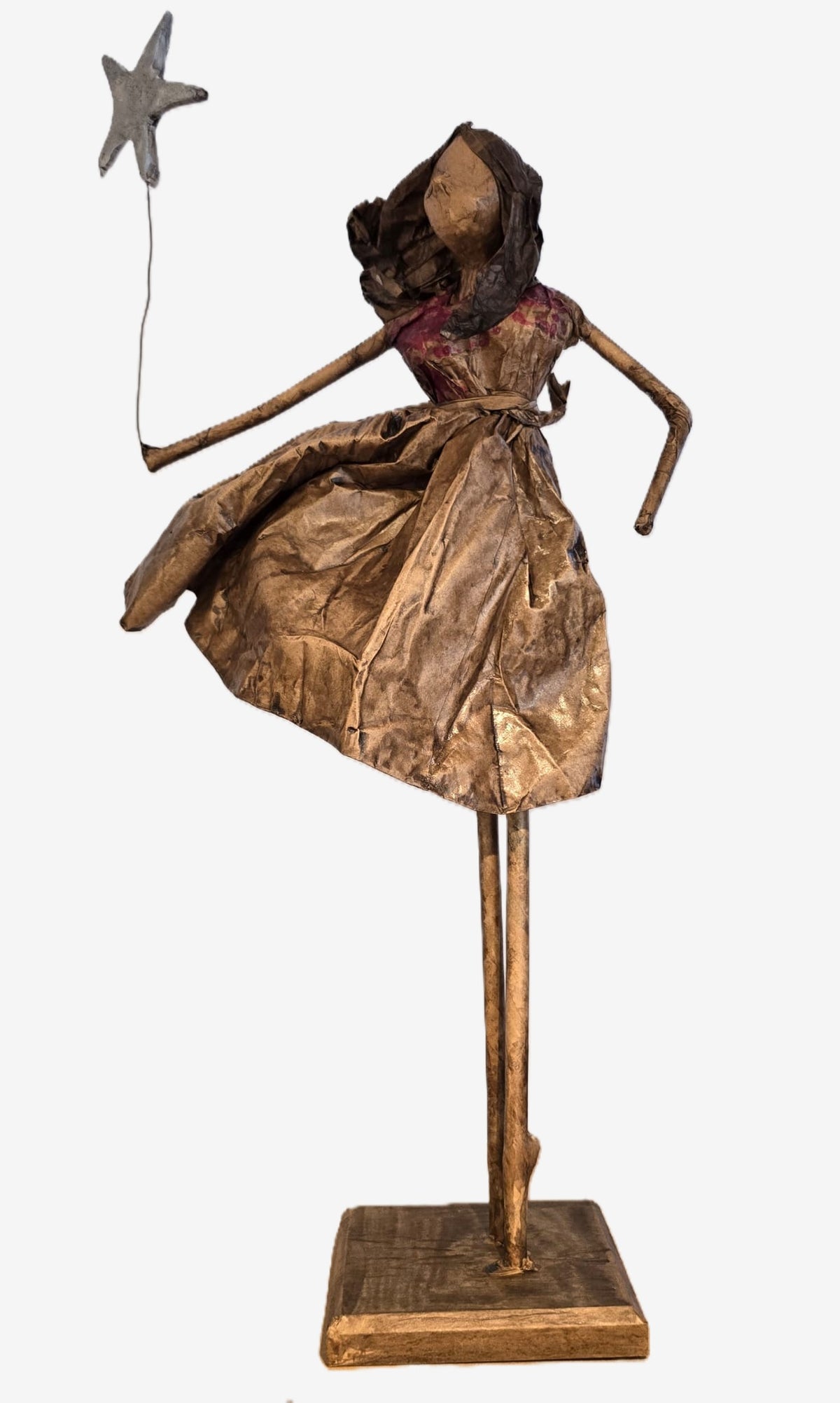 ESCULTURA DE PAPEL - COM UM BALÃO ESTRELA