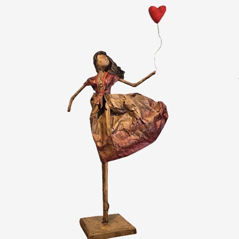 ESCULTURA DE PAPEL = COM UM PASSARINHO NA SAIA