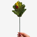 HASTE DE FOLHA EM CERAMICA COM JOANINHA  PRIMAVERA 6 X 7 CM