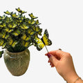 HASTE DE BORBOLETA EM CERAMICA ITALIANA 5 CM CAPODIMONTE AMARELO E VERDE