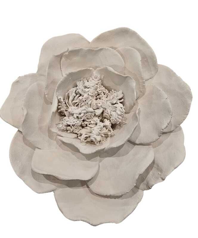 FLOR BRANCA TAMANHO PEQUENA - ANA VINAGRE